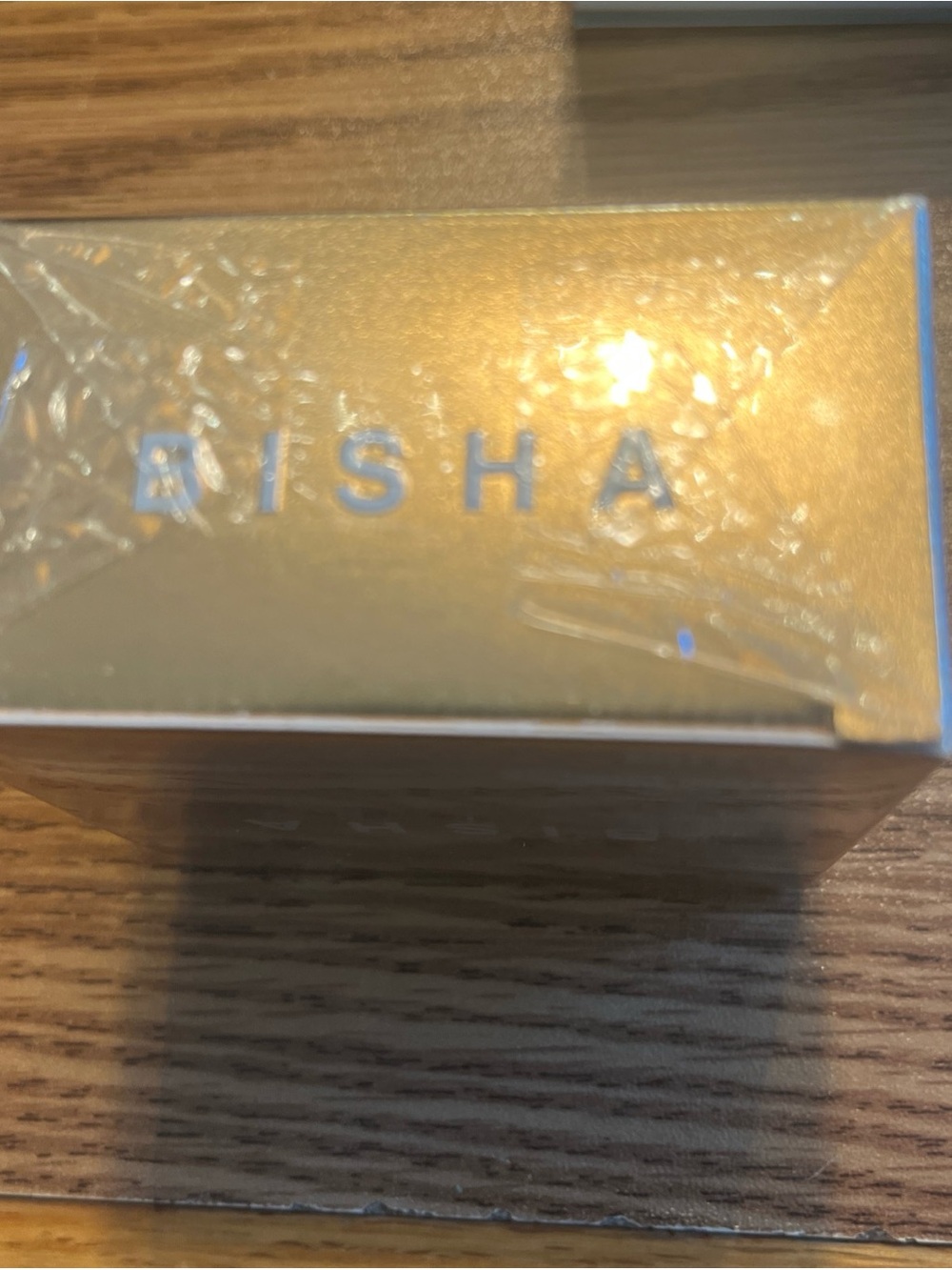 BISHA Translucent Setting Powder - Gold Compact - Picture 2 of 5